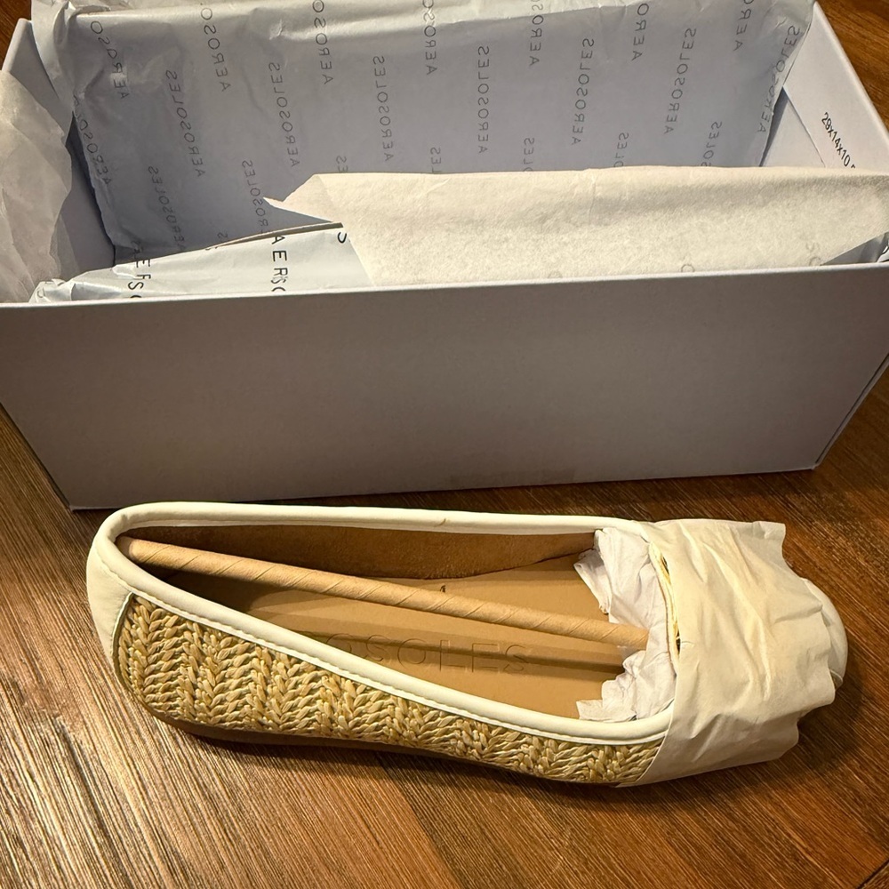 NEW IN BOX Aerosols Big Bet Natural Raffia Ballet Flats with Gold Details size 5 - Picture 5 of 7
